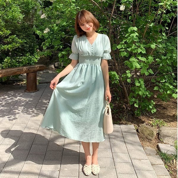 3 chất vải siêu mát cho mùa nóng, mặc mà như không mặc ảnh 8 Những chất liệu vải mát mẻ, không thể thiếu trong tủ đồ của các quý cô thời trang