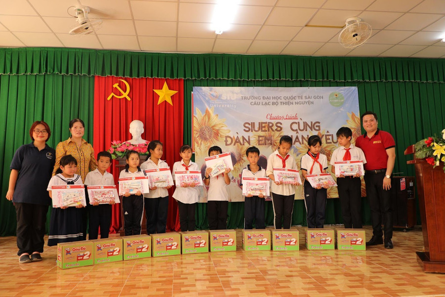 Sẻ chia yêu thương và trách nhiệm cộng đồng là thông điệp sinh viên SIU mong muốn lan tỏa Sẻ chia yêu thương và trách nhiệm cộng đồng là thông điệp sinh viên SIU mong muốn lan tỏa