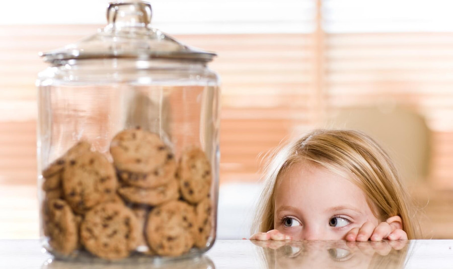 Một đứa trẻ nói dối và thiếu bạn bè cũng có thể là nguyên nhân đáng lo ngại. (Ảnh: ITN) Một đứa trẻ nói dối và thiếu bạn bè cũng có thể là nguyên nhân đáng lo ngại. (Ảnh: ITN)