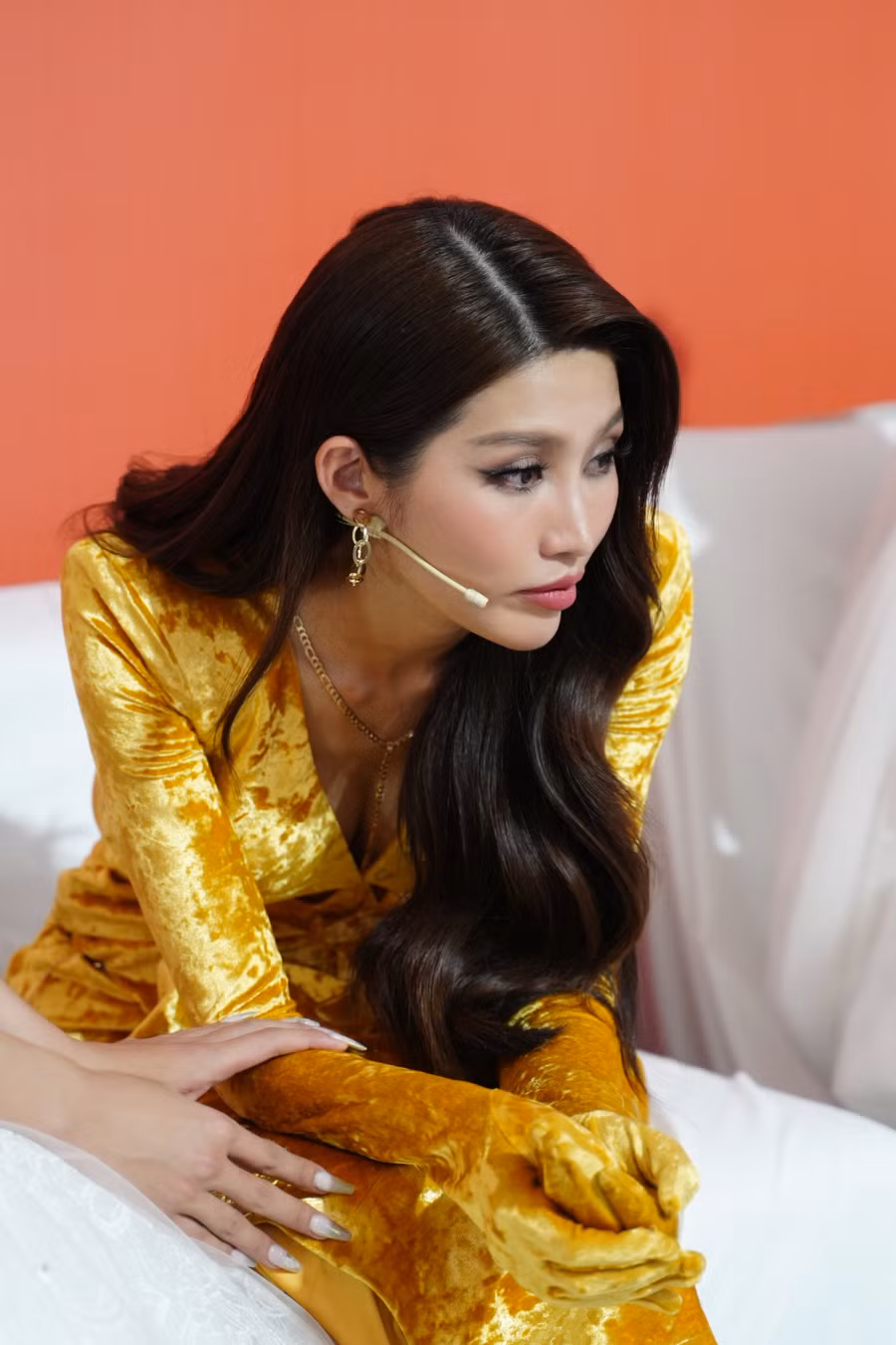 Miss International Queen Vietnam là chương trình thực tế đầu tiên mà Á hậu Chế Nguyễn Quỳnh Châu nhận lời làm HLV.