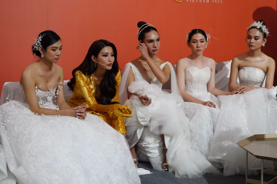 Với trái tim tràn đầy nhiệt huyết, HLV Quỳnh Châu đã lăn xả hết mình để chăm sóc và giúp đỡ thí sinh đội mình và được “chị đại” Lukkade khen ngợi hết lời vì sự thông minh và bản lĩnh của Quỳnh Châu rất giống Lukkade khi làm huấn luyện viên.