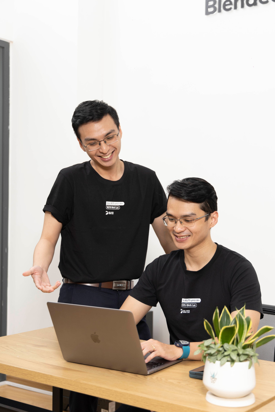 Với Trung Nghĩa và Trung Kiên, việc học tập có tư duy như phương pháp đúng đắn sẽ giúp chúng ta có thêm nhiều thời gian hoàn thiện bản thân, cho hoạt động cộng đồng (Ảnh: MINK). Với Trung Nghĩa và Trung Kiên, việc học tập có tư duy như phương pháp đúng đắn sẽ giúp chúng ta có thêm nhiều thời gian hoàn thiện bản thân, cho hoạt động cộng đồng (Ảnh: MINK).