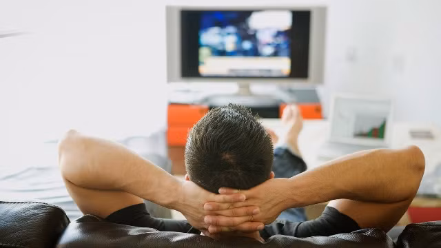 cach-han-che-cac-moi-nguy-hai-khi-xem-tivi-giadinhvietnam.com 2