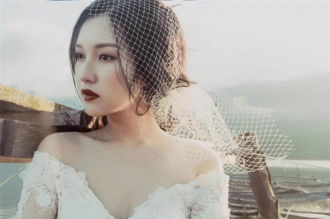 Đêm tân hôn chồng đưa tôi 1 tỷ rồi đưa ra đề nghị khiến tôi không nói được lời nào