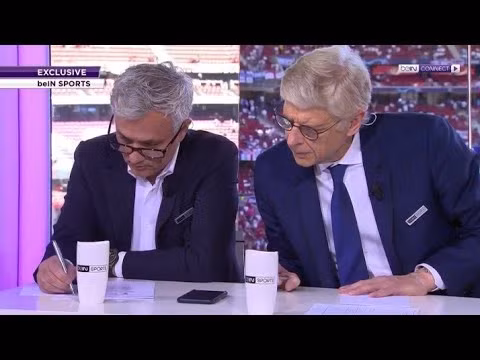 Hình ảnh khó tin nhất Champions League: Mourinho và Wenger mỉm cười biến thù thành bạn - Ảnh 2.