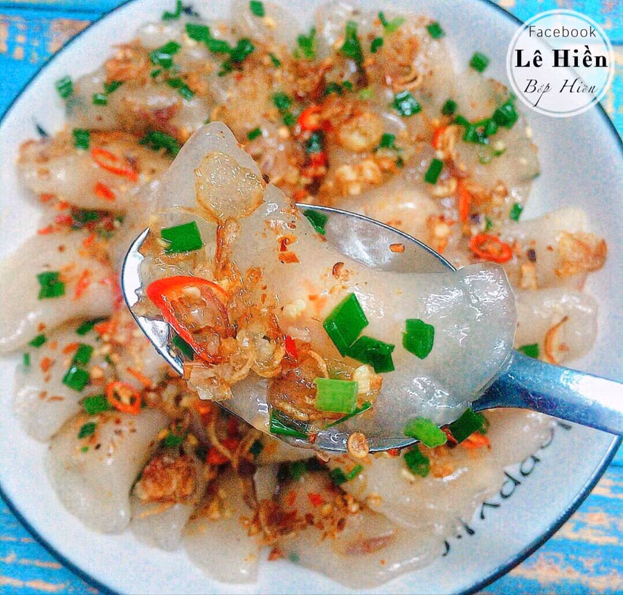  Nghỉ dịch, mẹ đảm trổ tài làm bánh bột lọc, cả nhà gắp không ngừng đũa ảnh 4