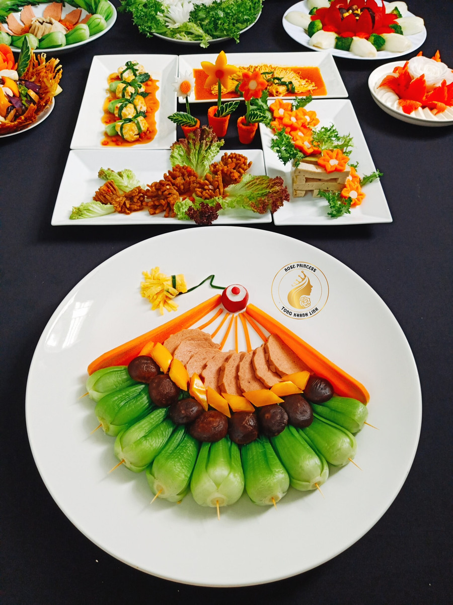 Mâm cơm chay cúng rằm tháng Giêng khiến chị em trầm trồ ngưỡng mộ.