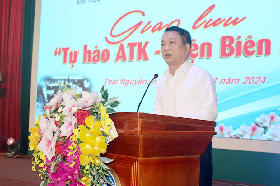 GS.TS Phạm Hồng Quang, Tỉnh uỷ viên, Bí thư Đảng uỷ, Chủ tịch Hội đồng Đại học Thái Nguyên. GS.TS Phạm Hồng Quang, Tỉnh uỷ viên, Bí thư Đảng uỷ, Chủ tịch Hội đồng Đại học Thái Nguyên.