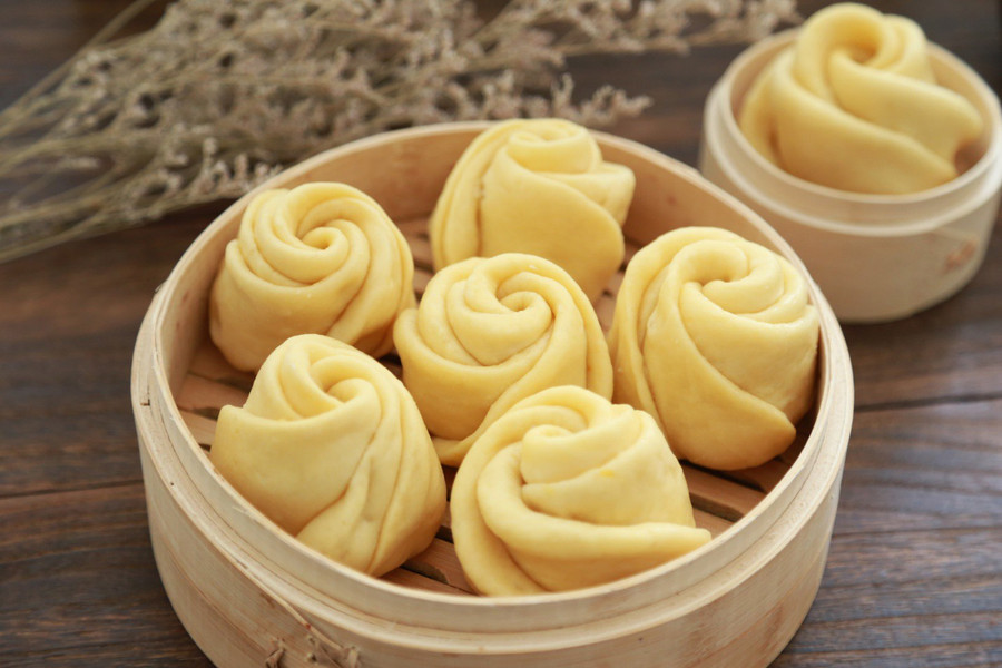 Bánh bao hoa hồng: Tưởng không dễ mà dễ không tưởng! - Ảnh 1. Bánh bao hoa hồng: Tưởng không dễ mà dễ không tưởng! - Ảnh 1.