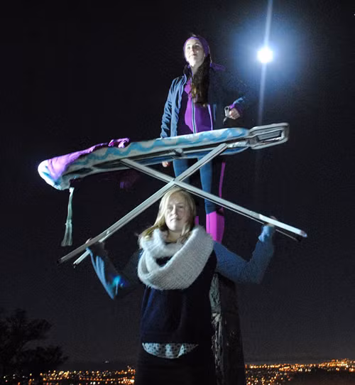 Đừng xem thường sức mạnh của những người đẹp.