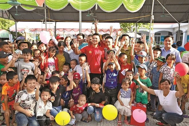 Thầy trò HLV Park Hang Seo "đắt sô"