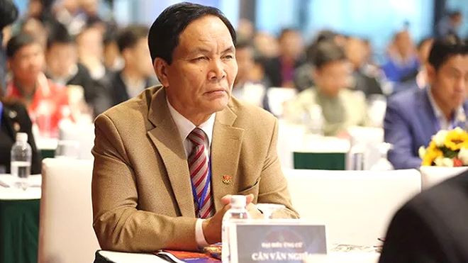 Phó chủ tịch VFF Cấn Văn Nghĩa xin nghỉ chỉ 6 tháng sau khi trúng cử Phó chủ tịch VFF Cấn Văn Nghĩa xin nghỉ chỉ 6 tháng sau khi trúng cử
