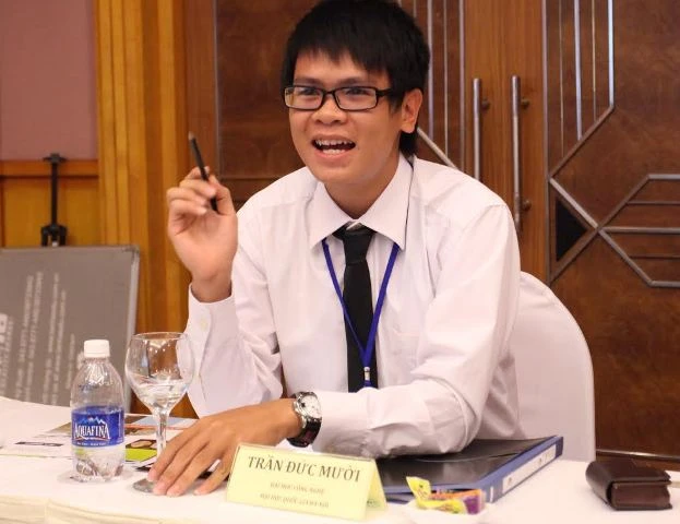 Nuôi dưỡng tình yêu vào Đại học từ chiếc máy tính