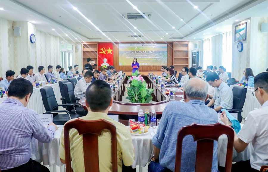 Tham gia hội thảo có đại diện Bộ Tài nguyên và Môi trường (TN&MT), đại diện các Trường ĐH Kiên Giang, Trường ĐH Cần Thơ, Trường ĐH Mỏ - Địa chất, Trường ĐH Thủy lợi.