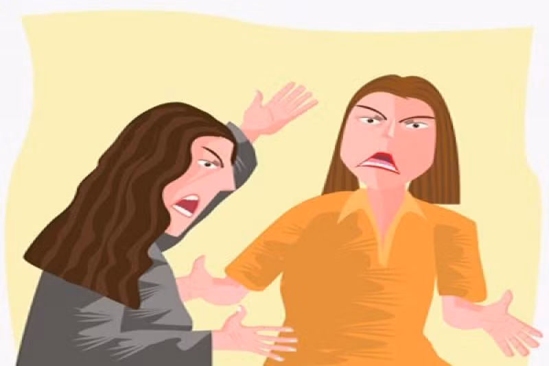 Vợ chồng rạn nứt vì cuộc chiến giữa thông gia kiêm hàng xóm