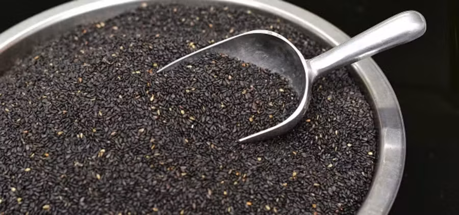 Hạt mè đen là một ví dụ tuyệt vời về thực phẩm giàu chất chống oxy hóa. (Ảnh: ITN)