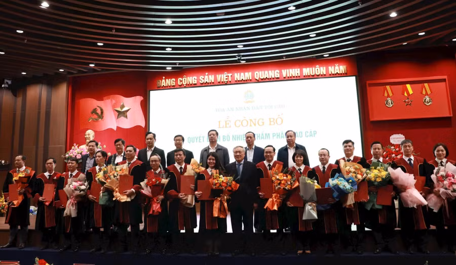 Trao Quyết định bổ nhiệm 16 Thẩm phán cao cấp ảnh 4