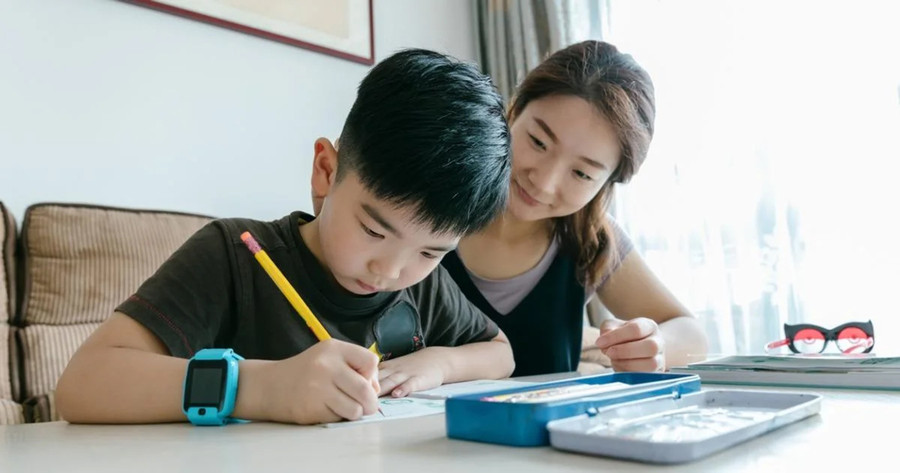 Các mẹ có thể truyền động lực cho con ngay tại nhà. (Ảnh: ITN). Các mẹ có thể truyền động lực cho con ngay tại nhà. (Ảnh: ITN).