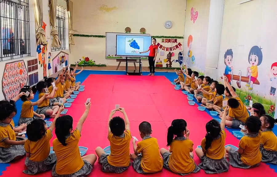 Chú trọng xây dựng môi trường trong và ngoài lớp học sáng tạo, linh hoạt