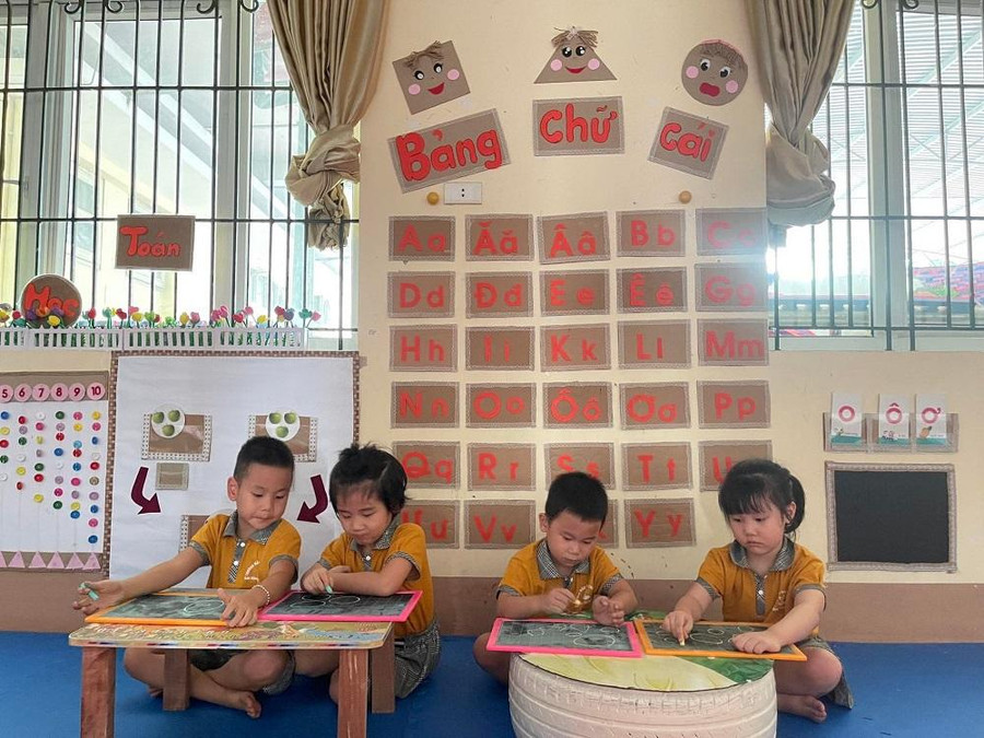 Trẻ đến trường vừa được vui chơi, học tập, thực hành và trải nghiệm