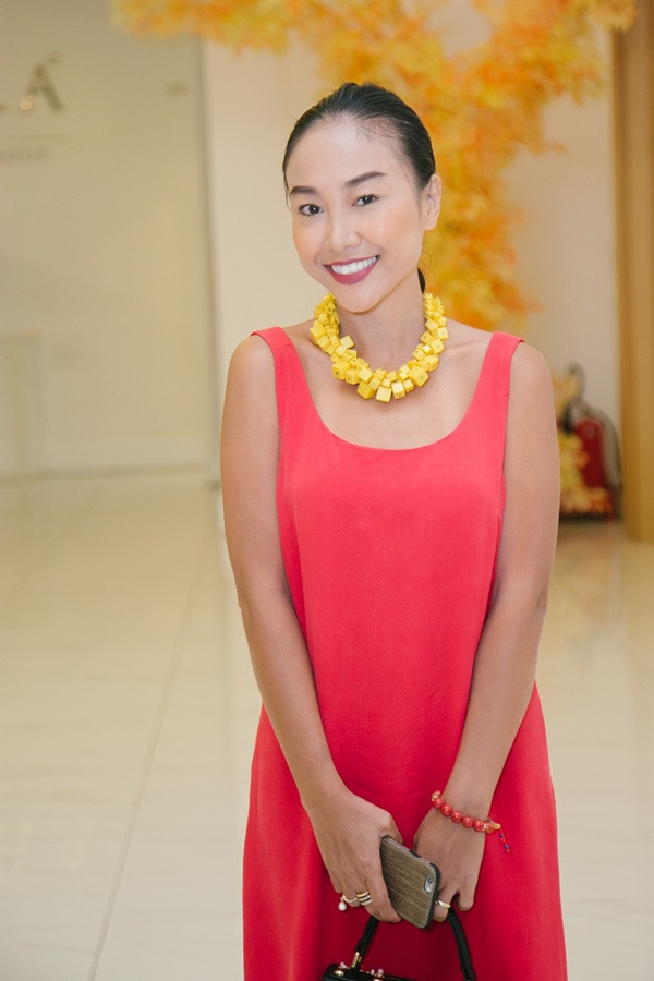 Phan Đinh Tùng ngọt ngào hôn vợ trong ngày ra mắt CD ảnh 10