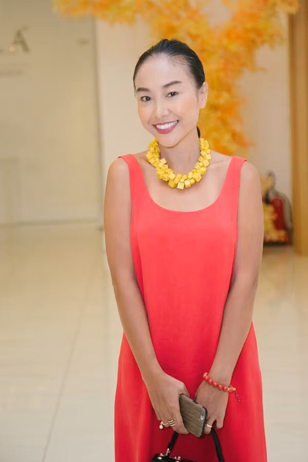 Phan Đinh Tùng ngọt ngào hôn vợ trong ngày ra mắt CD ảnh 10