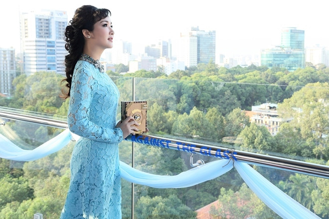 Giáng My khoe nhan sắc bên Hiền Mai