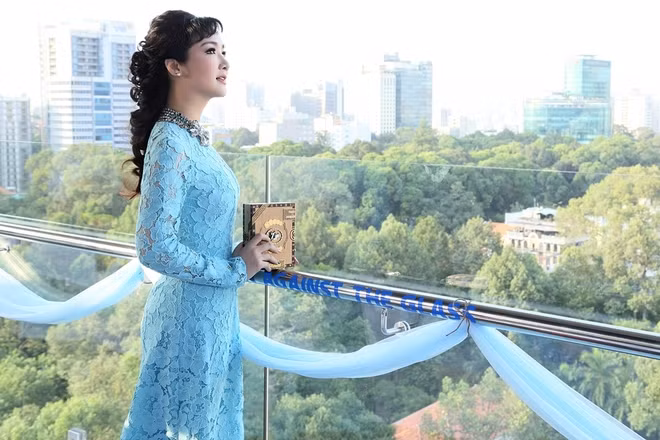 Giáng My khoe nhan sắc bên Hiền Mai