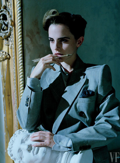 "Phù thủy" Emma Watson để ngực trần trên tạp chí thời trang ảnh 3 "Phù thủy" Emma Watson để ngực trần trên tạp chí thời trang ảnh 3