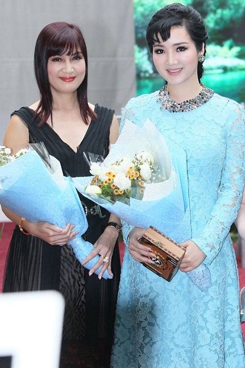 Giáng My khoe nhan sắc bên Hiền Mai ảnh 1 Giáng My khoe nhan sắc bên Hiền Mai