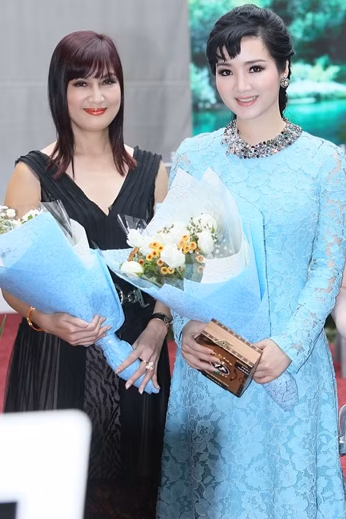 Giáng My khoe nhan sắc bên Hiền Mai ảnh 1 Giáng My khoe nhan sắc bên Hiền Mai