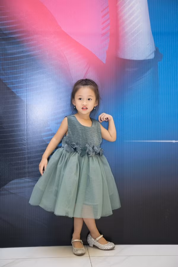 Phan Đinh Tùng ngọt ngào hôn vợ trong ngày ra mắt CD ảnh 6