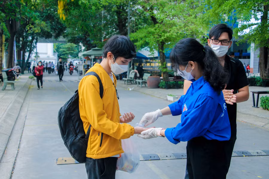 Chủ động phòng dịch từ xa sẽ góp phần hạn chế sự lây lan của dịch bệnh.