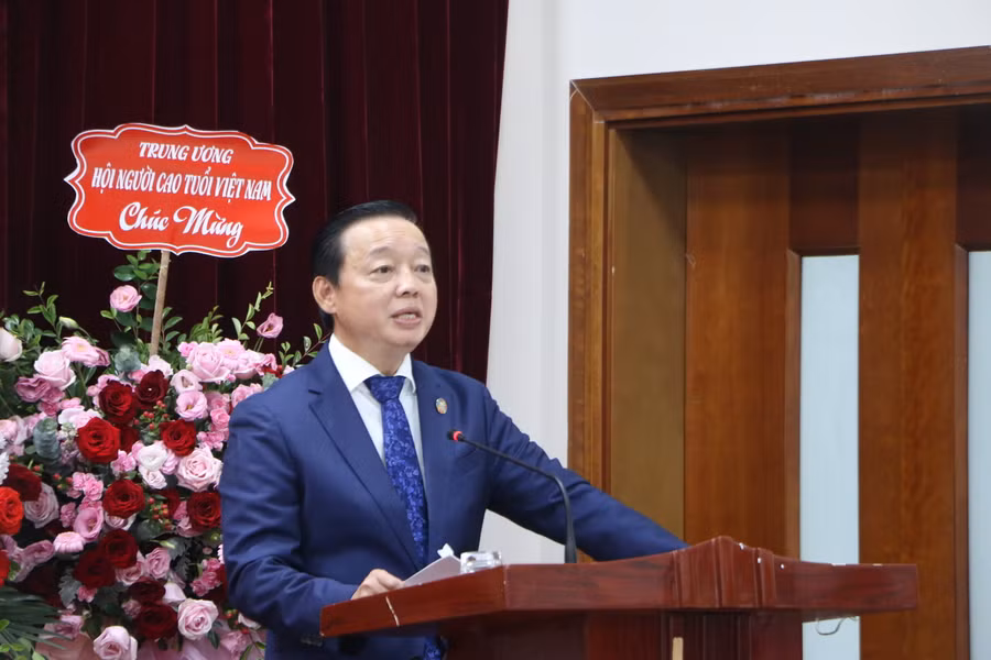 Phó Thủ tướng Trần Hồng Hà thay mặt lãnh đạo Đảng, Nhà nước chúc mừng tới các lãnh đạo, thành viên Hội Khuyến học Việt Nam nhân dịp 15 năm Ngày Khuyến học Việt Nam.