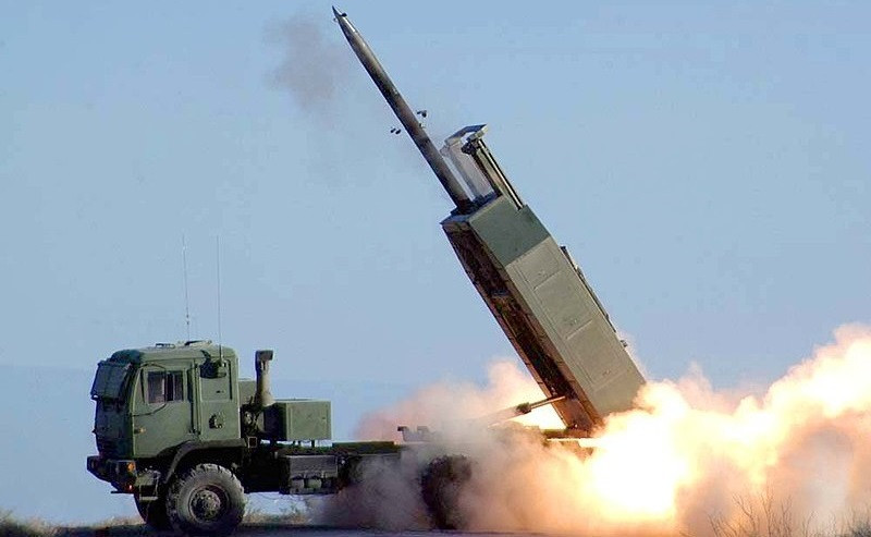 Pháo Phản lực Cơ động cao (HIMARS) M142 có uy lực rất đáng gờm Pháo Phản lực Cơ động cao (HIMARS) M142 có uy lực rất đáng gờm