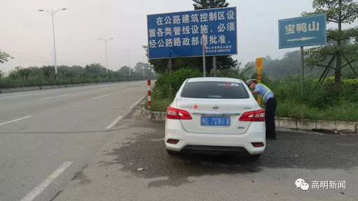 Nhật ký 15 ngày ngủ trên ô tô mắc kẹt vì dịch nCoV ảnh 1 Nhật ký 15 ngày ngủ trên ô tô mắc kẹt vì dịch nCoV