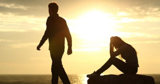 Có những khi vì quá yêu nên người đàn ông không muốn người mình yêu chứng kiến cảnh mình tiều tụy nhất – Ảnh minh họa: Internet