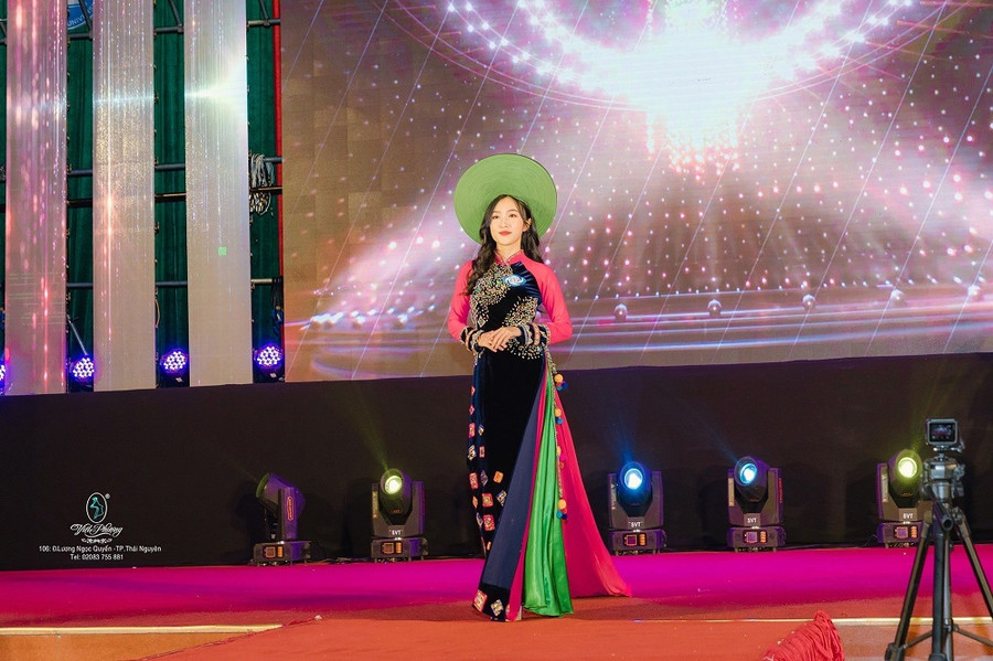 Nữ sinh viên Y – Dược tham gia cuộc thi “Nét đẹp sinh viên Đại học Thái Nguyên” năm 2020.