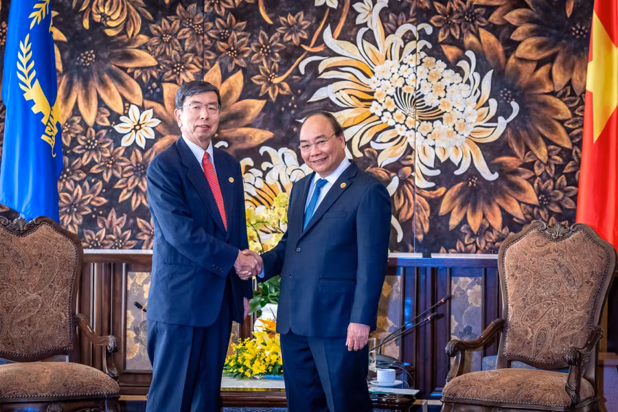 Ông Takehiko Nakao hội kiến Thủ tướng Nguyễn Xuân Phúc trong khuôn khổ Kỳ họp 