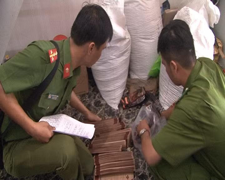 Tang vật tại hiện trường đã được cơ quan công an lập biên bản để xử lý vụ việc