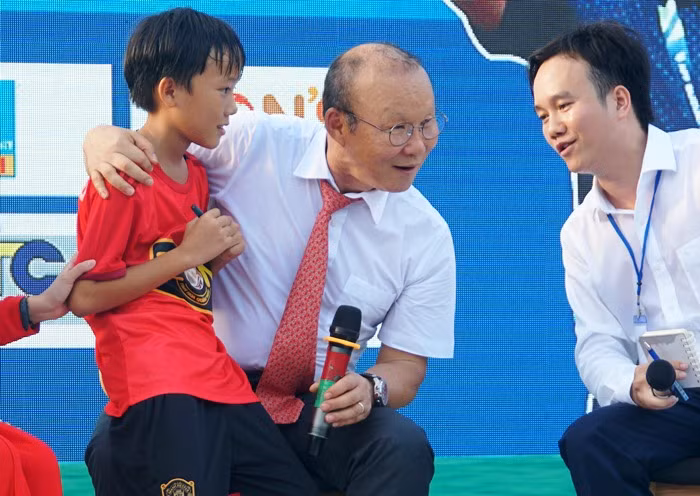Cầu thủ U11 bày tỏ với ông Park mong muốn có học viện bóng đá ở Quảng Ngãi