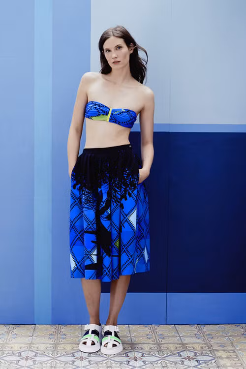 Việc chú ý đến màu sắc sẽ đem đến cho nàng vẻ ngoài nổi bật, thu hút.