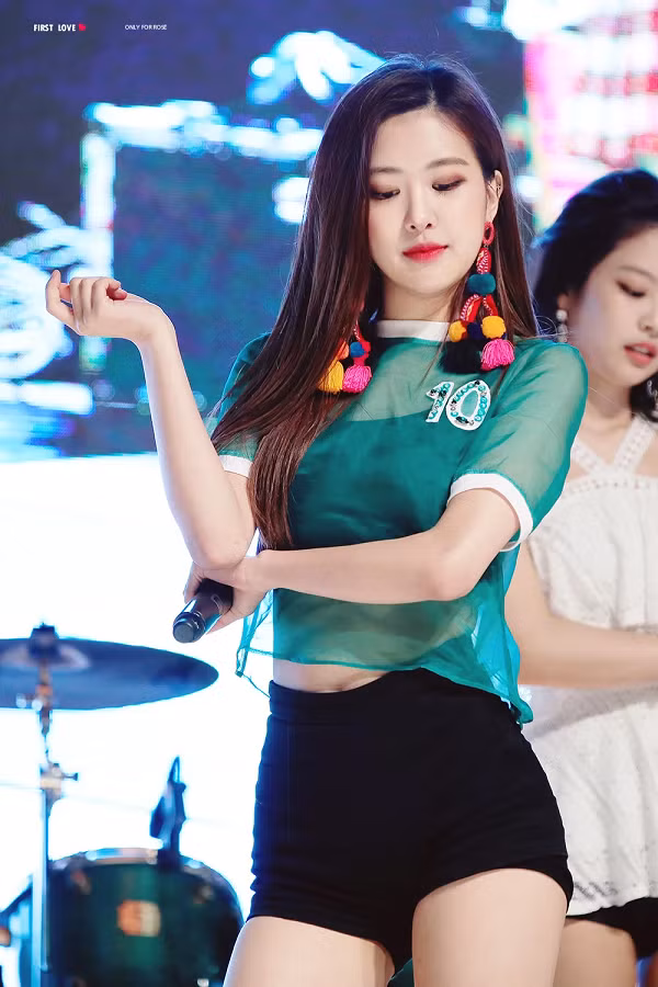 Chẳng cần phẫu thuật, học ngay 5 “bí kíp” cực hay là bạn sẽ có khuôn mặt nhỏ nhắn, xinh đẹp như sao Hàn 