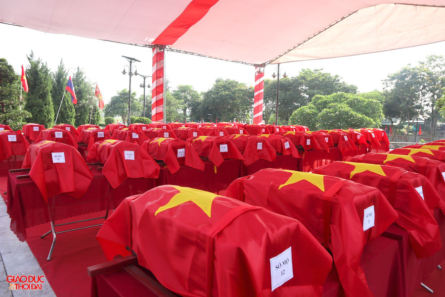 Hài cốt các liệt sĩ hy sinh tại chiến trường các tỉnh Xiêng Khoảng, Viêng Chăn, Xay Sổm Bun (Lào). Ảnh: Phạm Tâm. Hài cốt các liệt sĩ hy sinh tại chiến trường các tỉnh Xiêng Khoảng, Viêng Chăn, Xay Sổm Bun (Lào). Ảnh: Phạm Tâm.