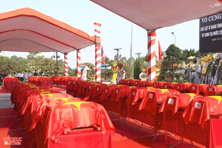 96 hài cốt liệt sĩ quân tình nguyện và chuyên gia Việt Nam hy sinh tại nước bạn Lào được tìm kiếm, cất bốc, quy tập trong mùa khô 2022-2023. Ảnh: Phạm Tâm.