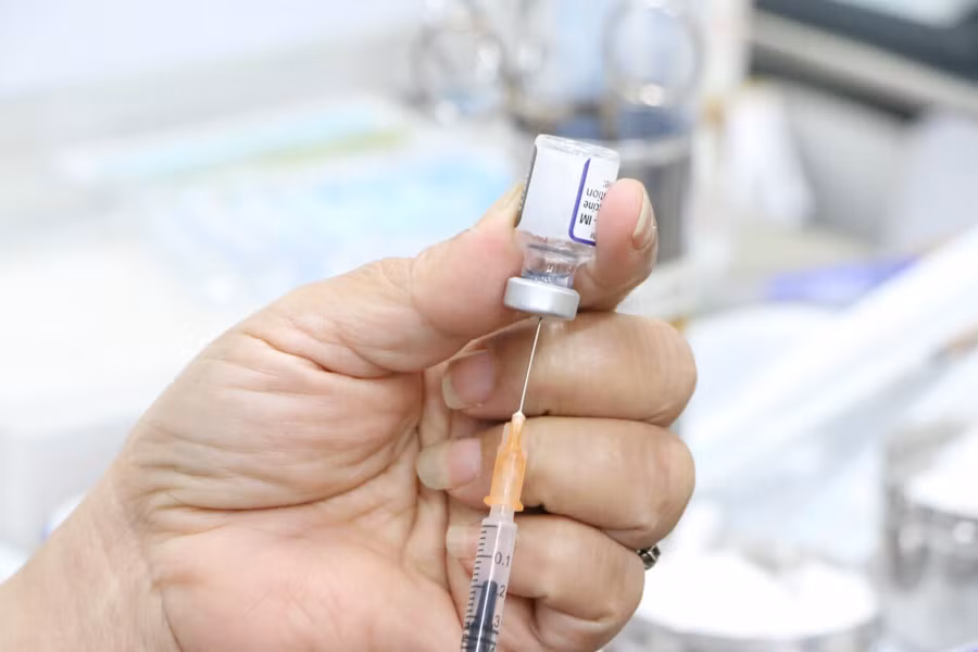 Loại vắc xin các em được tiêm lần này của hãng Pfizer.