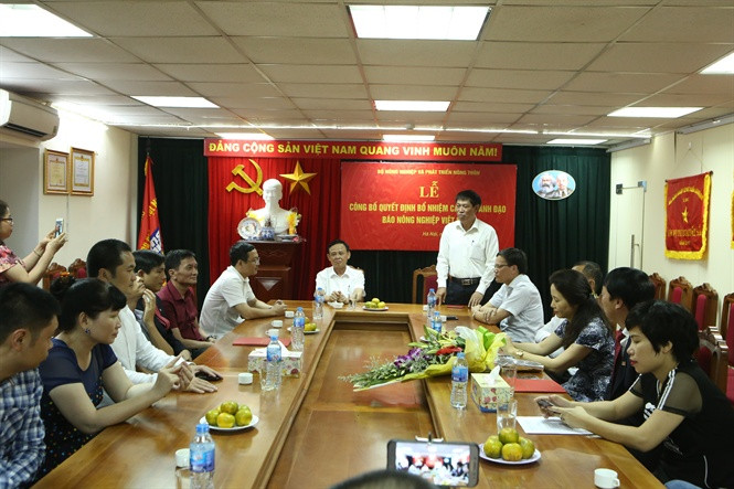 Lễ trao Quyết định bổ nhiệm của Bộ trưởng Bộ NN-TNT cho hai tân Phó Tổng Biên tập Báo NNVN Lễ trao Quyết định bổ nhiệm của Bộ trưởng Bộ NN-TNT cho hai tân Phó Tổng Biên tập Báo NNVN