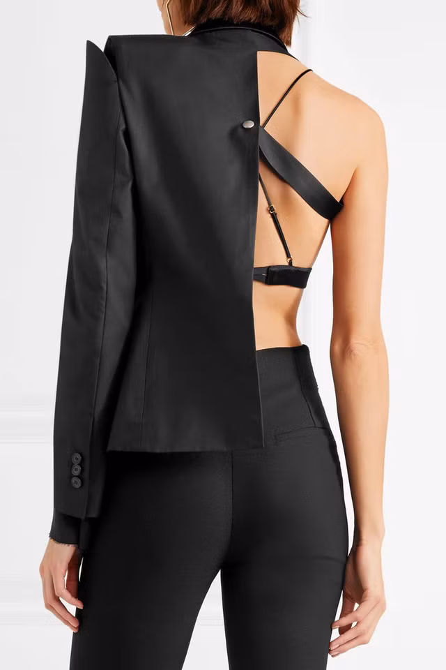 Chiếc áo có thiết kế kỳ lạ “nửa chính chuyên nửa hoang dã” trị giá hàng ngàn USD ảnh 2