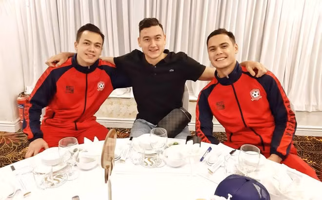 Đặng Văn Lâm bất ngờ về Việt Nam “chạy show“