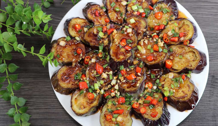 Cà tím chiên mắm – món ăn ngon miệng lại rất dễ làm tại nhà. (Ảnh: ITN)